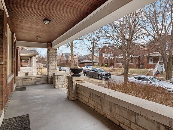 4th image of 3629 Bowen St #259
