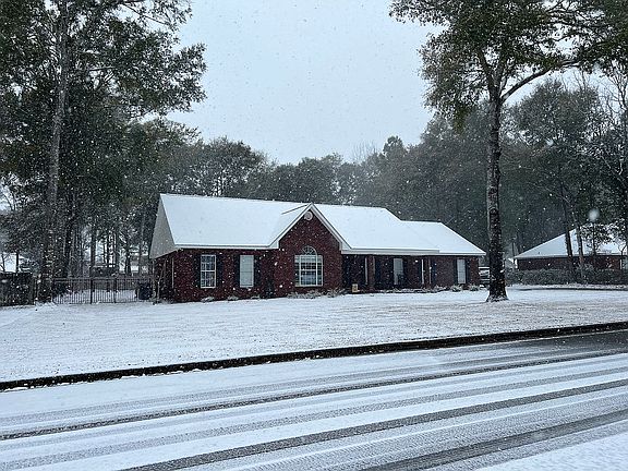 2nd image of 403 Pebble Creek Ln