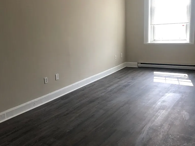 Huntington Apartments — Photo 20