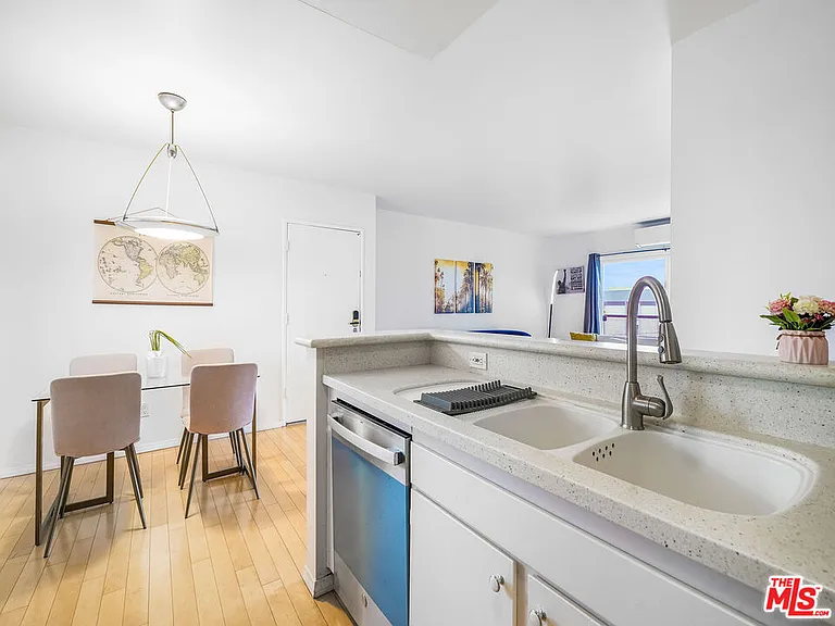 9005 Cynthia St #413 — Photo 22