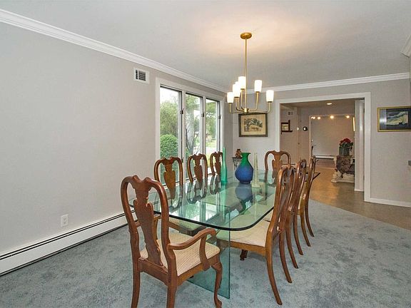 4th image of 313 Clearview Ln