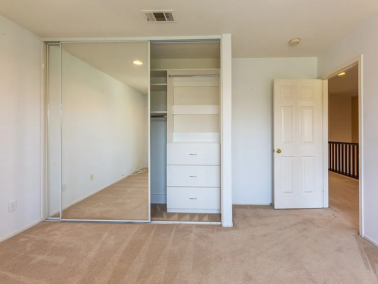 14 Monument Pl — Photo 7