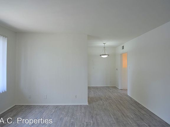2nd image of 4565 Hazeltine Ave #5224407