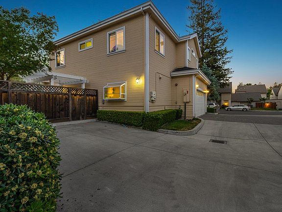 3rd image of 424 Crescent Ave