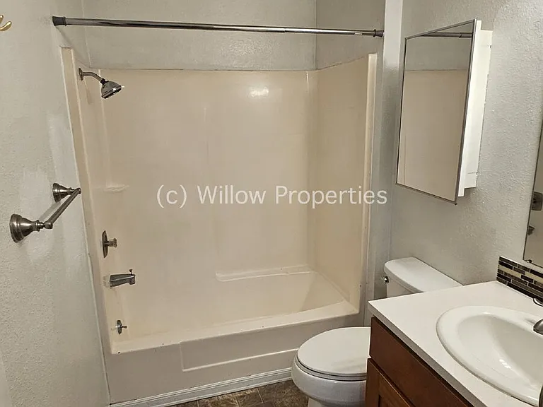 767 S 40th St #A — Photo 9