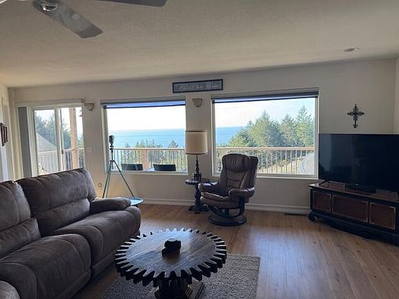 5th image of 336 Nob Hill Rd