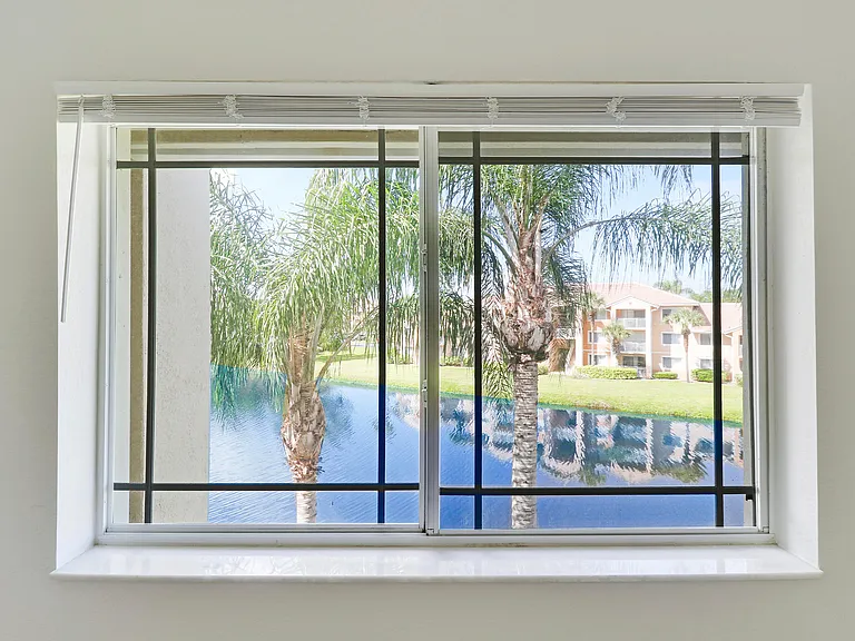 121 SW Palm Dr #306 — Photo 15