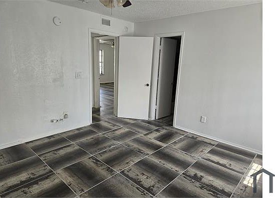 3rd image of 803 S 6th St #803