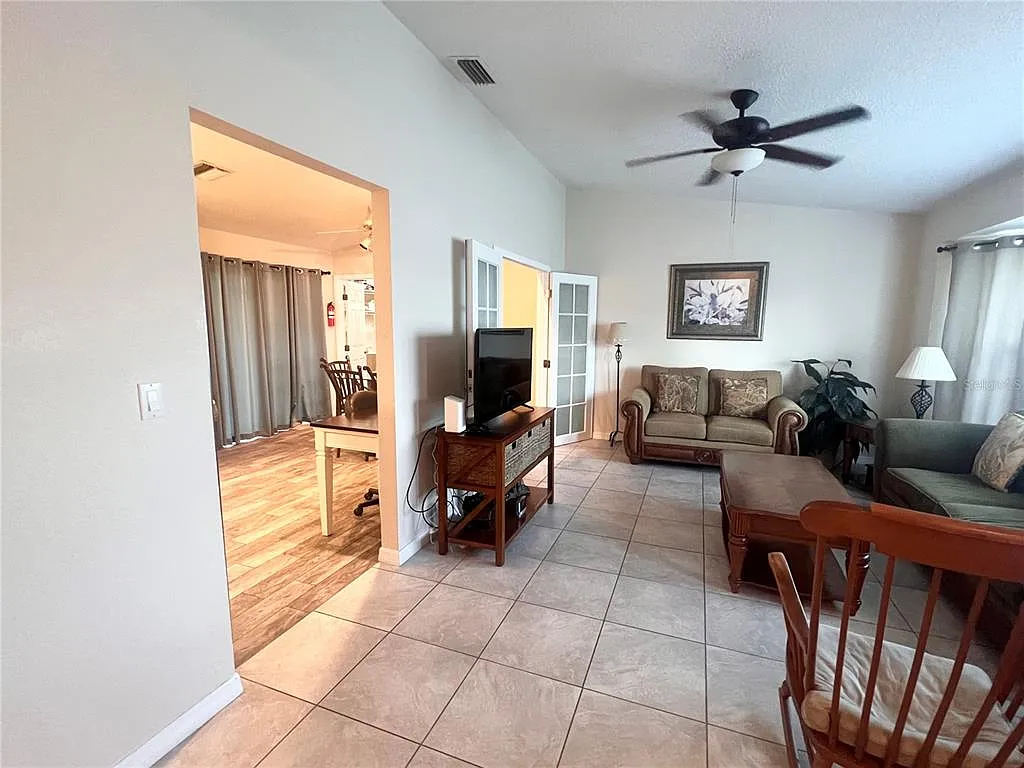 2 bed, 2.0 bath, 1220 sqft, $1,750 — Photo 4