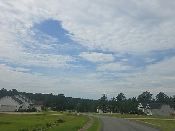 4th image of 724 Cole Dr