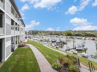 270 Oak St APT 26, South Haven, MI 49090
