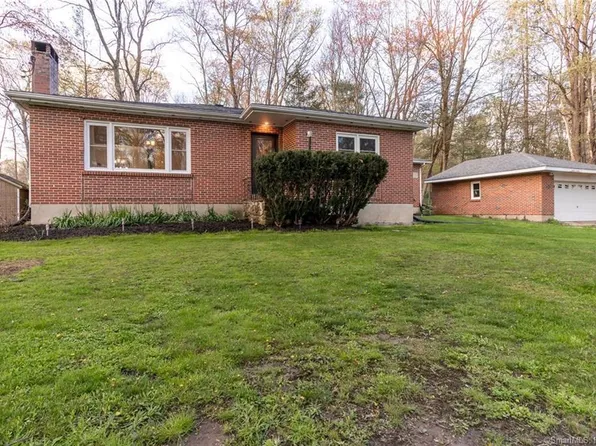140 Burwell Road, New Hartford, CT 06057
