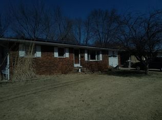 2219 Willow St, Pekin, IL