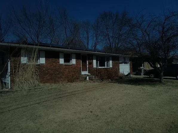 2219 Willow St, Pekin, IL 61554