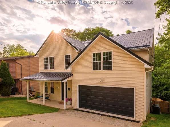 689 Forest Cir, South Charleston, WV 25303