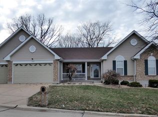 1923 Hawk Pointe Dr, Festus, MO 63028