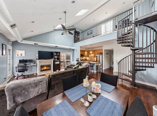 811 W Superior St UNIT 4, Chicago, IL 60642