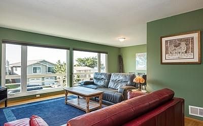 2nd image of 1384 Skyline Dr