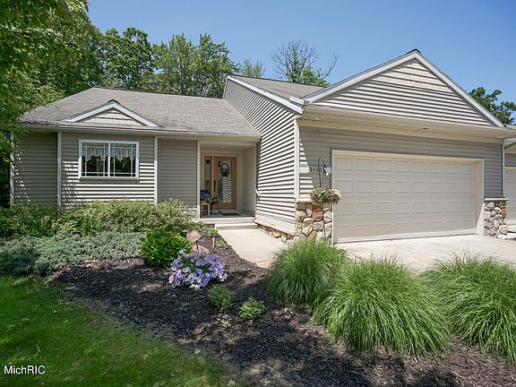 2nd image of 3682 Creekside Dr