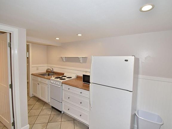 4th image of 20 Winnapaug Rd #B7
