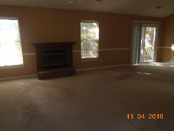 3rd image of 262 Okehampton Dr