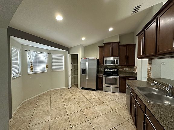 4th image of 4458 Dinner Lake Blvd