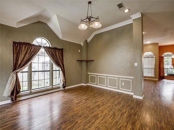 4th image of 4526 Rosemont Ave