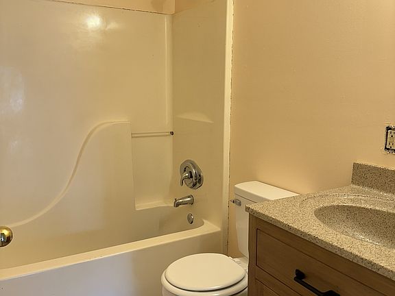 5th image of 215 Ensley Ave