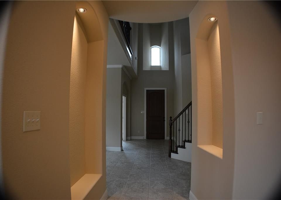 1st image of 10213 Paul Revere Way