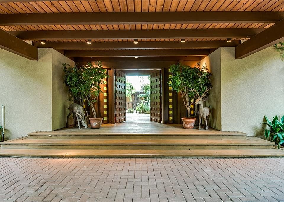 2717 Conflans Rd, Irving, TX 75061 Zillow