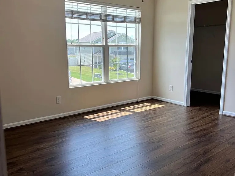 1009 Farm Pond Rd — Photo 5