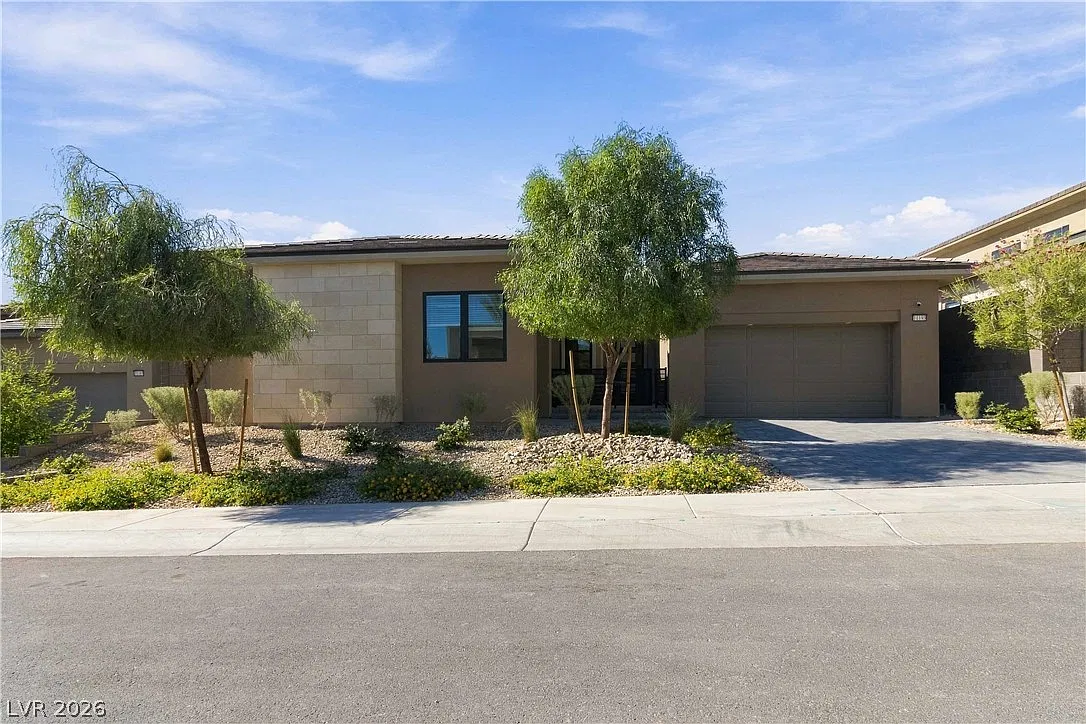 3 bed, 2.5 bath, 2649 sqft, $6,000 — Photo 2
