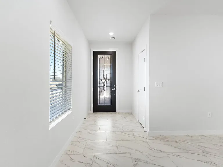 Entrance / Entryway to Living room