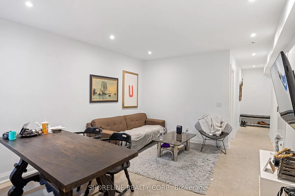 Building Photo - 14 Seaforth Ave #BASEMENT