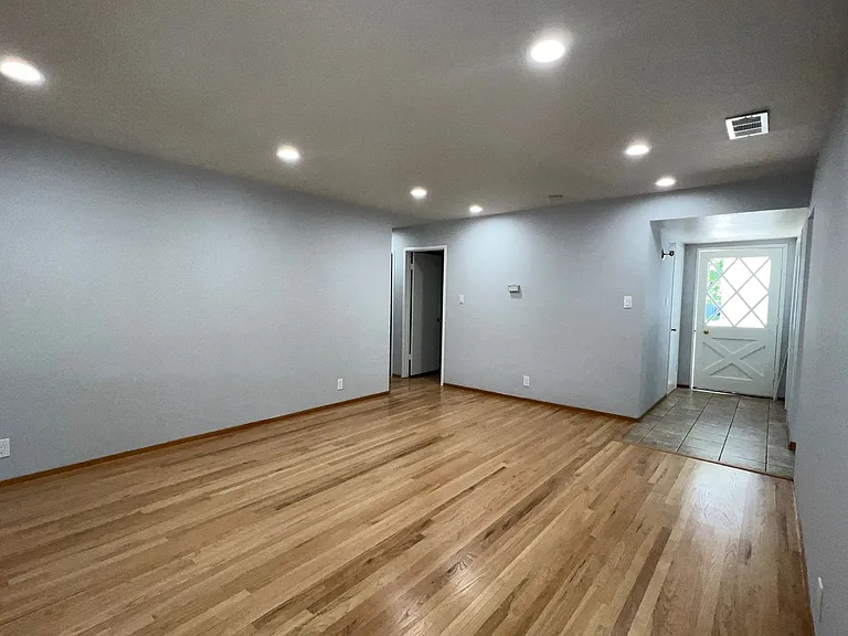 5683 Keymar Dr — Photo 5