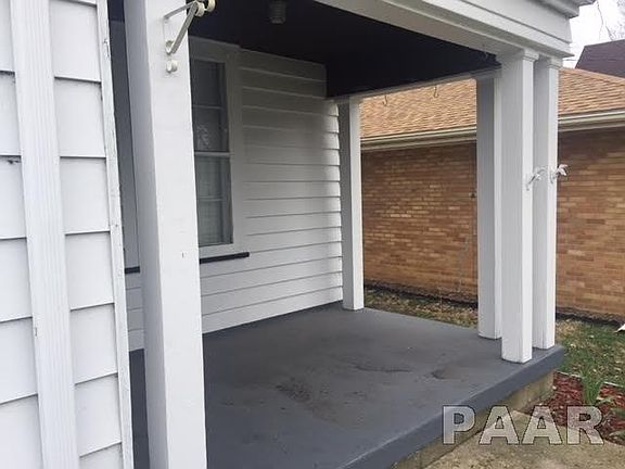 3rd image of 3223 N California Ave