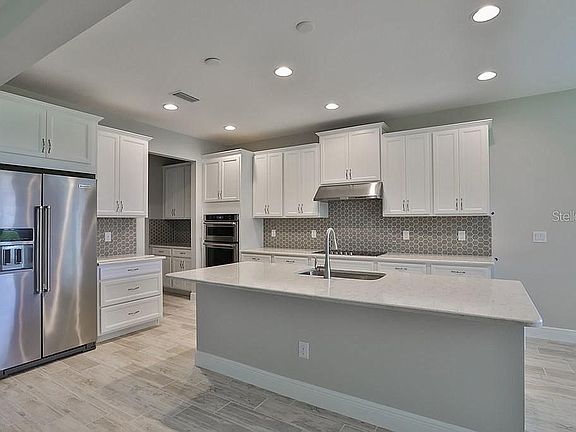 5th image of 11911 Alessandro Ln #185