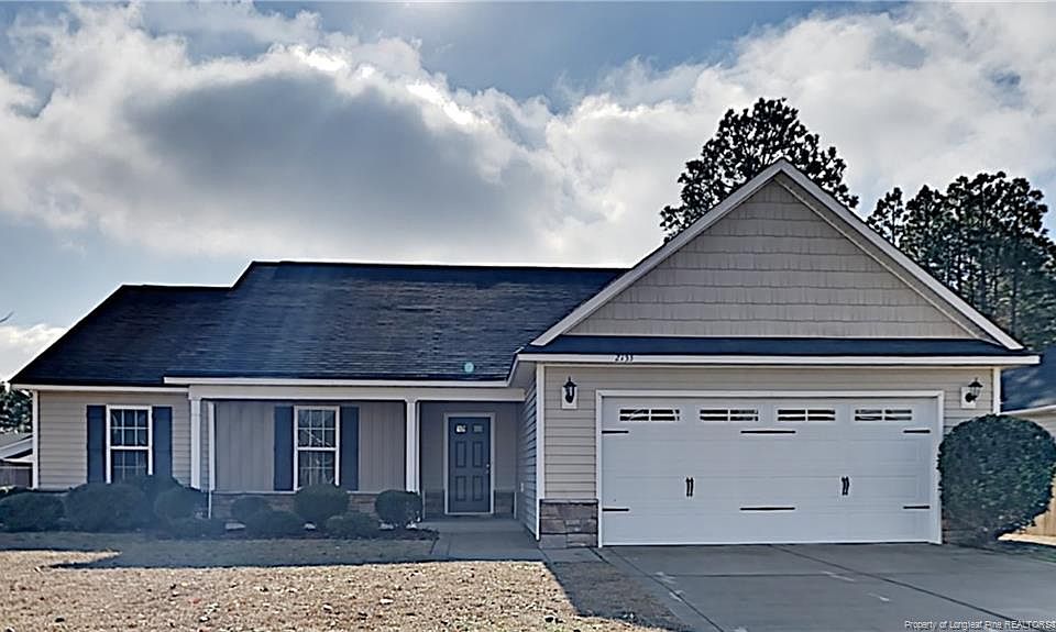 1st image of 2133 Saint Nicholas Dr