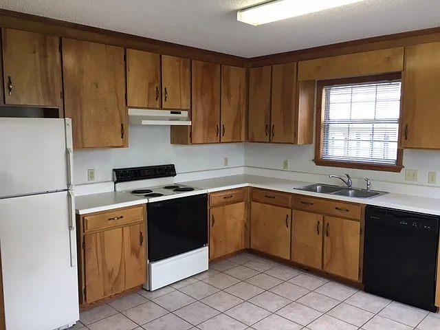 2BD/1B duplex in Valdosta — Photo 3