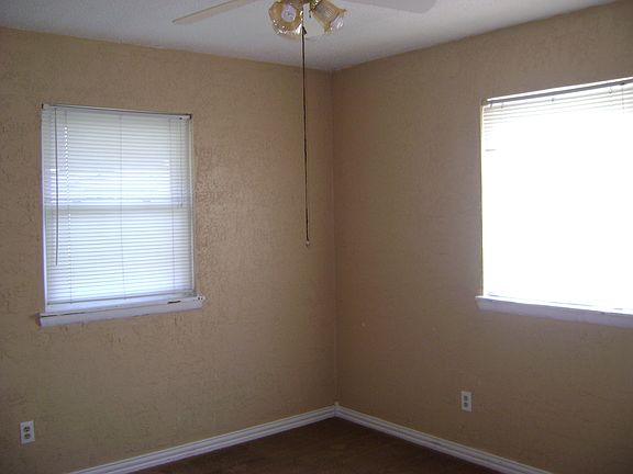 5th image of 103 NE English St