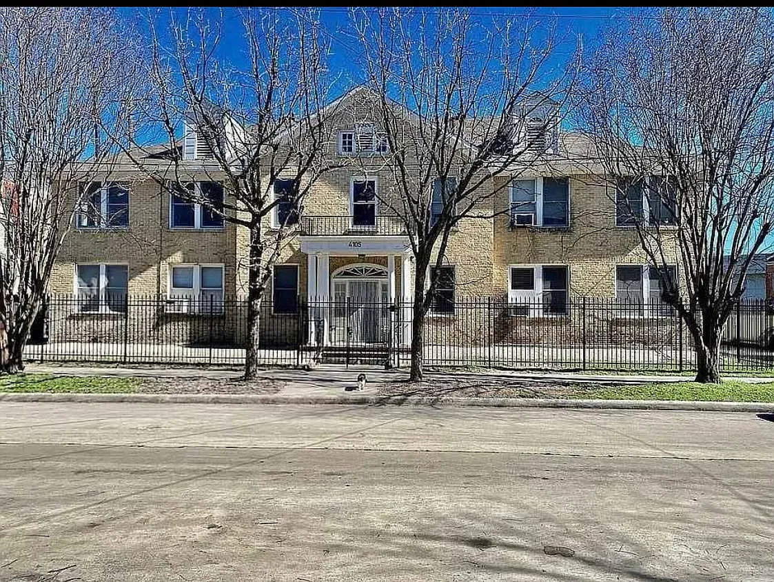 4105 Garrott St — Photo 2