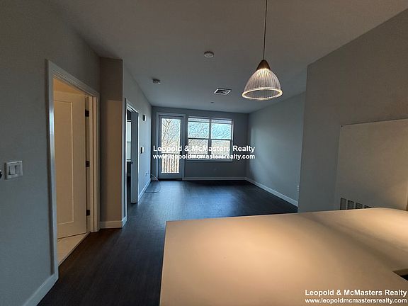 5th image of 23A Bridge St #311