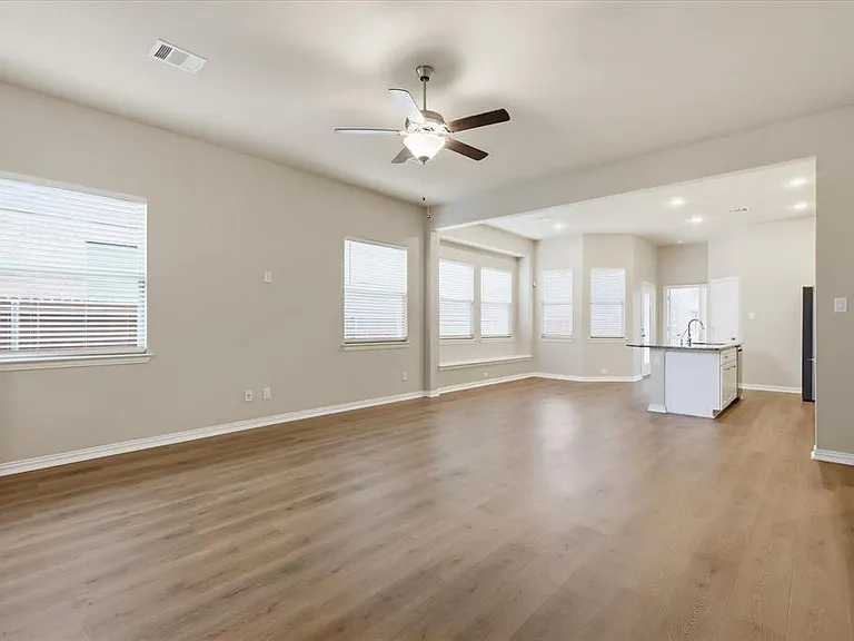 3916 Ford Dr — Photo 8