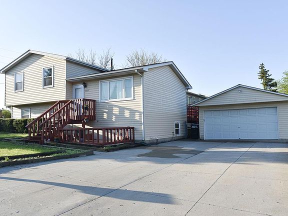 2nd image of 3805 Sutherland Dr