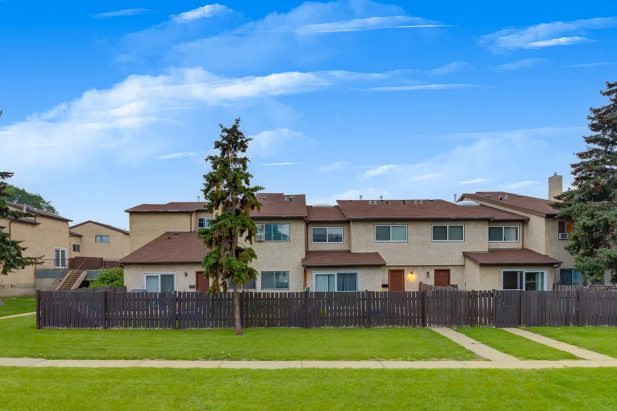 Huntington Townhomes — Photo 4