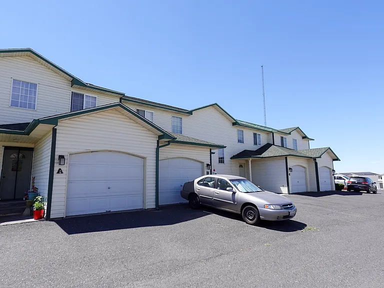 1310 S Skyline Dr #C — Photo 8