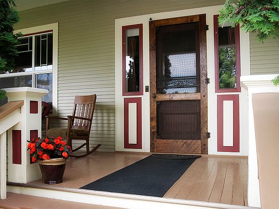 Front porch entrance