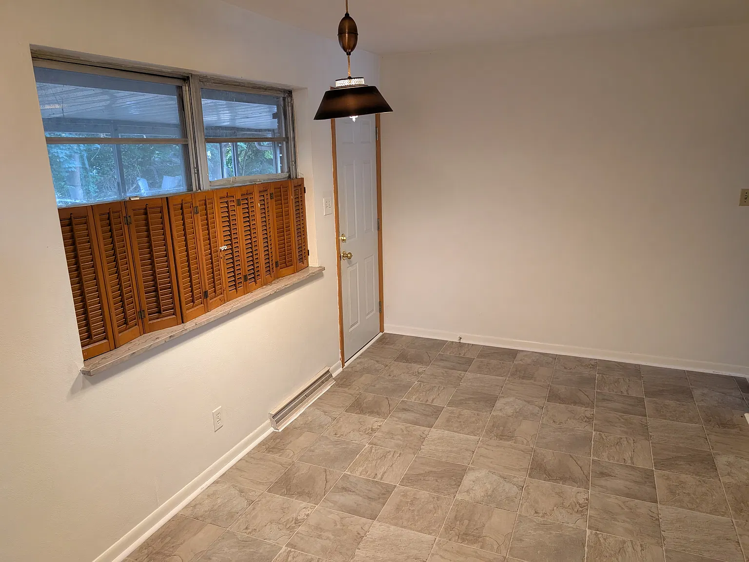 2 bed, 800 sqft, $900 — Photo 2