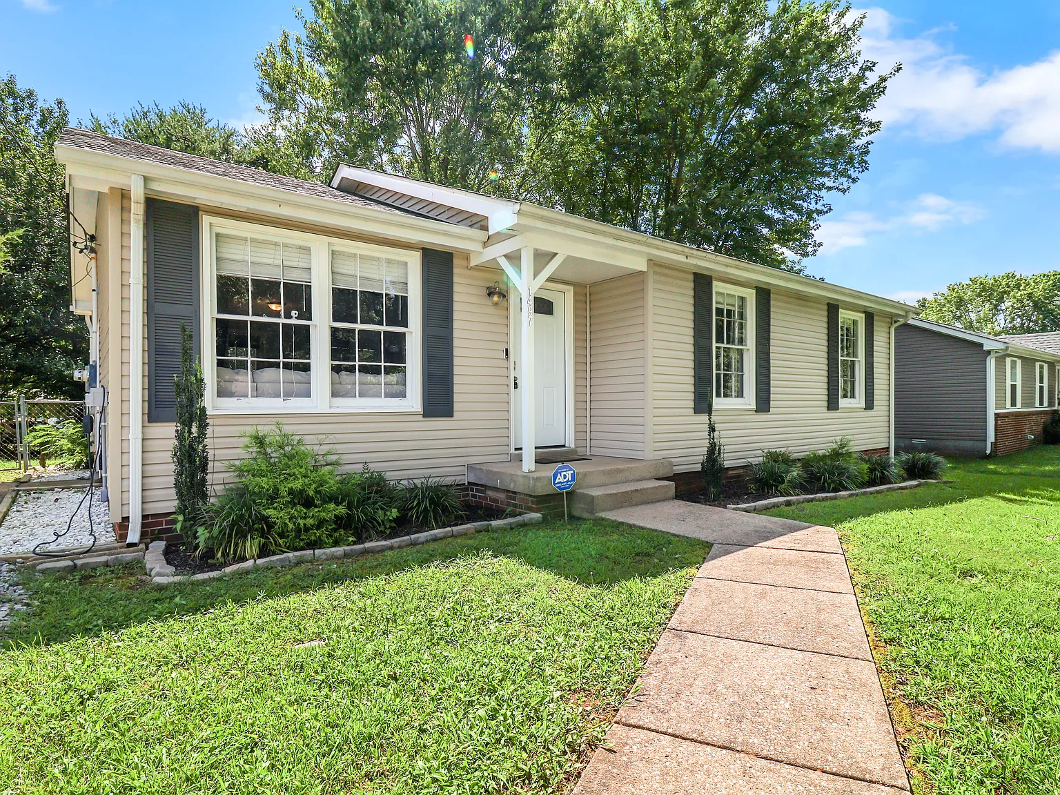 3 bed, 1072 sqft, $1,250 — Photo 3