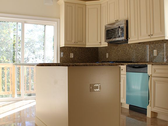 5th image of 9 Woodside Ave
